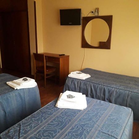 Hostal Ezequiel Los Arcos Exterior foto