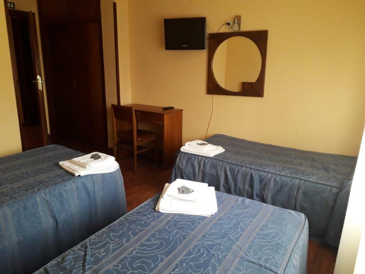 Hostal Ezequiel Los Arcos Exterior foto