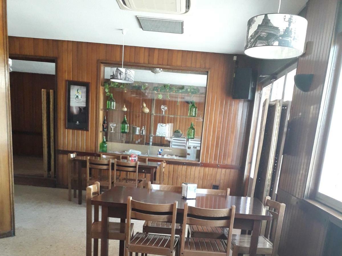 Hostal Ezequiel Los Arcos Exterior foto
